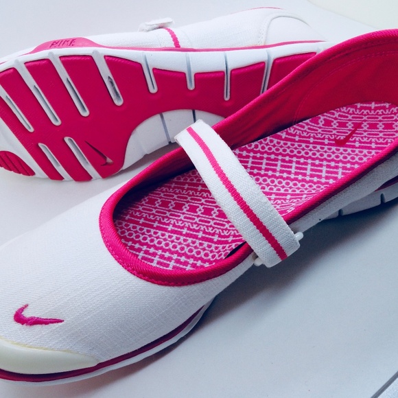 Nike NWT Mary Jane Size 6 White Sneakers Shoes - Picture 4 of 15